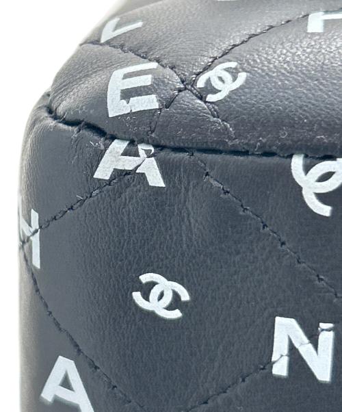 CHANEL（シャネル）CHANEL (シャネル) Matelassé All Over Logo Chain Shoulder Bag/マトラッセ25 wフラップ チェーンショルダーバッグ ブラック×G金具 サイズ:25の古着・服飾アイテム