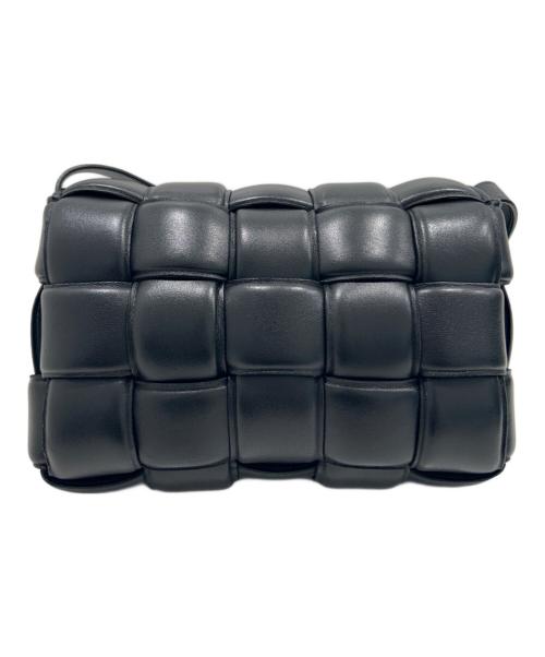 BOTTEGA VENETA（ボッテガベネタ）BOTTEGA VENETA (ボッテガベネタ) Padded Cassette Shoulder Bag Intrecciato Leather/パデッドカセットショルダーバッグ/591970 VCQR1 8425 ブラックの古着・服飾アイテム
