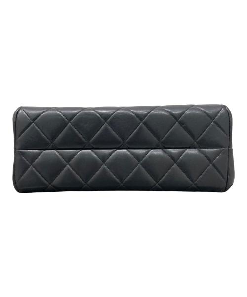 CHANEL（シャネル）CHANEL (シャネル) マトラッセ/Vフラップチェーンショルダーバッグ ブラックの古着・服飾アイテム