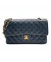 CHANEL（シャネル）の古着「Double Flap Chain Shoulder Bag/Matelassé 25/マトラッセ25/Wフラップチェーンショルダーバッグ」｜ブラック