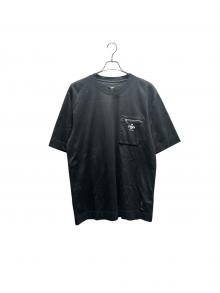 FENDI（フェンディ）の古着「ロゴポケットTシャツ/FY0936」｜ブラック