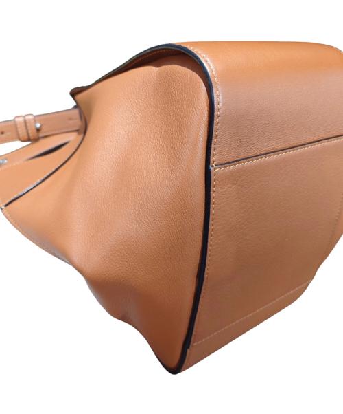 LOEWE（ロエベ）LOEWE (ロエベ) ハンモックスモール2WAYショルダーバッグ タン サイズ:スモールの古着・服飾アイテム