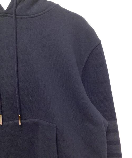 Thom Browne（トムブラウン）Thom Browne (トムブラウン) 4bar プルオーバーパーカー ネイビー サイズ:2の古着・服飾アイテム