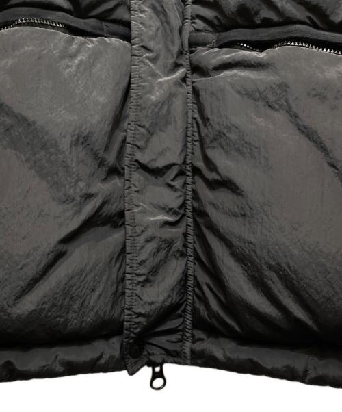 STONE ISLAND（ストーンアイランド）STONE ISLAND (ストーンアイランド) イロンメタル ガーメントダイ ロゴパッチ ダウンジャケット ブラック サイズ:Lの古着・服飾アイテム