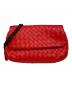 BOTTEGA VENETA（ボッテガベネタ）の古着「イントレチャートショルダーバッグ」｜レッド