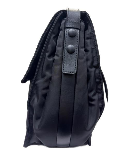 PRADA（プラダ）PRADA (プラダ) ナイロンショルダーバッグ ブラックの古着・服飾アイテム