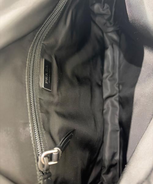PRADA（プラダ）PRADA (プラダ) ナイロンショルダーバッグ ブラックの古着・服飾アイテム