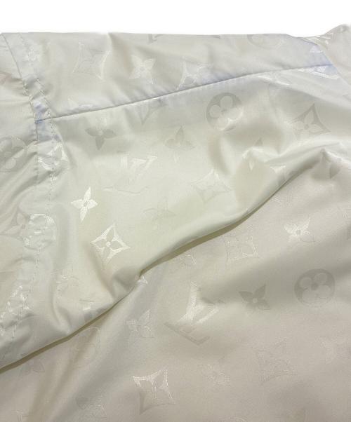 LOUIS VUITTON（ルイ ヴィトン）LOUIS VUITTON (ルイ ヴィトン) Monogram Reversible Windbreaker/モノグラム リバーシブル ウインドブレーカー/RM242MQ MO6 HRB47W ホワイト サイズ:48の古着・服飾アイテム