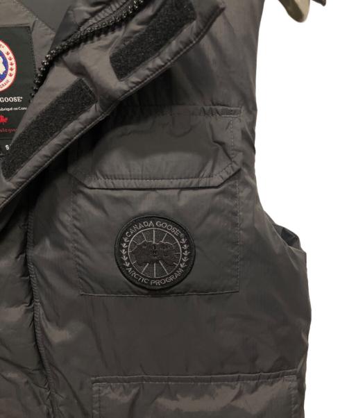 CANADA GOOSE（カナダグース）CANADA GOOSE (カナダグース) ALBERTA VEST　3337M グレー サイズ:Sの古着・服飾アイテム