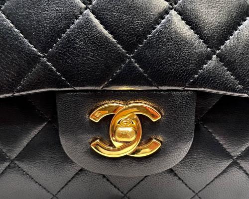 CHANEL（シャネル）CHANEL (シャネル) マトラッセ23/Wフラップチェーンショルダーバッグ ブラック サイズ:23の古着・服飾アイテム