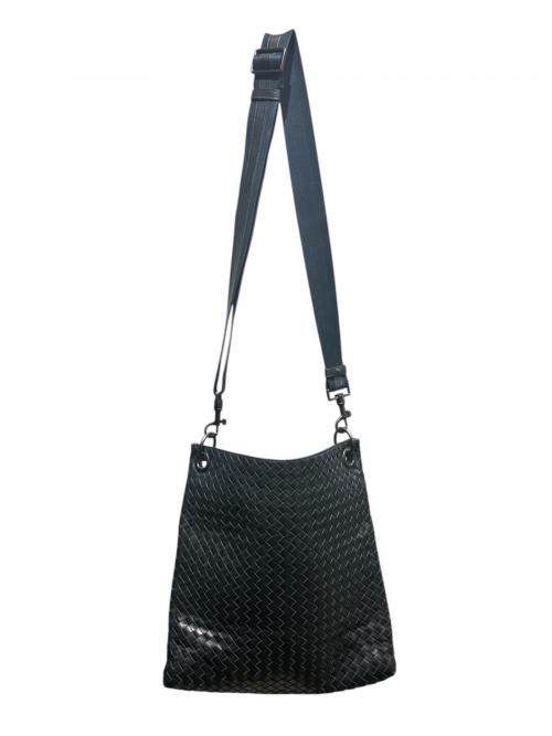 BOTTEGA VENETA（ボッテガベネタ）BOTTEGA VENETA (ボッテガベネタ) イントレチャートショルダーバッグ ブラック サイズ:-の古着・服飾アイテム
