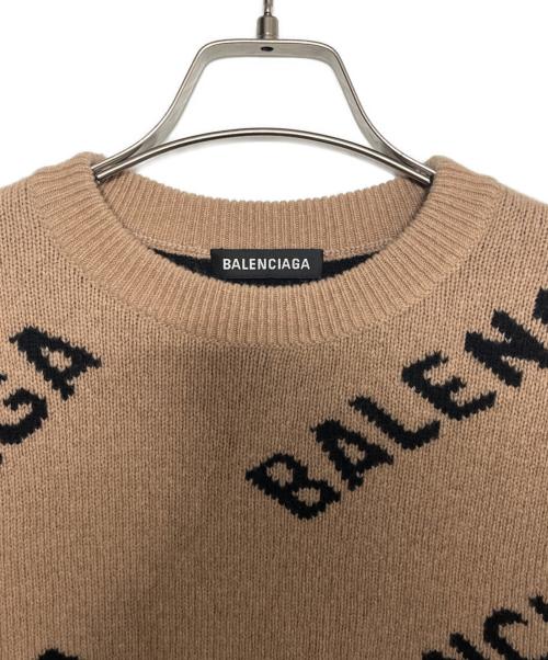 BALENCIAGA（バレンシアガ）BALENCIAGA (バレンシアガ) オールオーバーロゴジャガード クルーネックニットセーター ベージュ サイズ:Sの古着・服飾アイテム