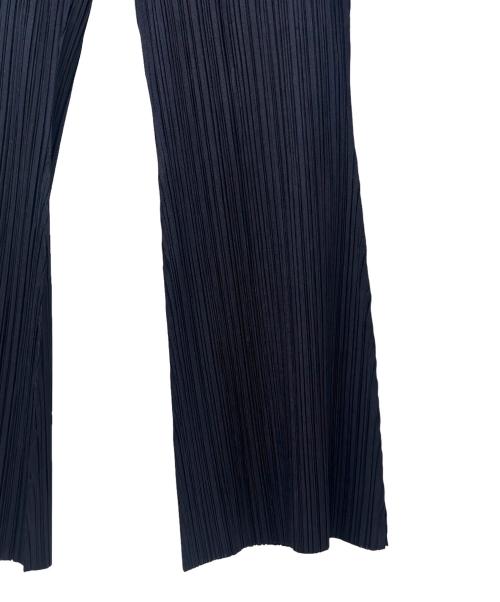 PLEATS PLEASE（プリーツプリーズ）PLEATS PLEASE (プリーツプリーズ) FLUFFY BASICS PANTS/フレアプリーツパンツ ネイビー サイズ:4の古着・服飾アイテム