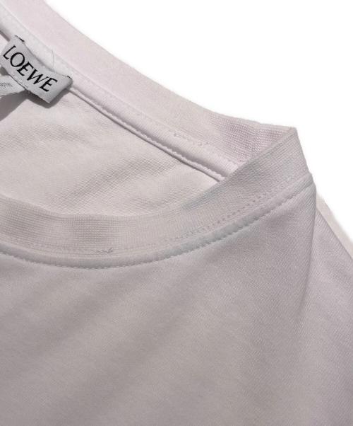 LOEWE（ロエベ）LOEWE (ロエベ) エンボスアナグラム ロゴ Tシャツ ホワイト サイズ:XLの古着・服飾アイテム