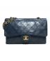 CHANEL（シャネル）の古着「マトラッセ25 ラムスキン Wフラップチェーンショルダーバッグ」｜ブラック×ゴールド