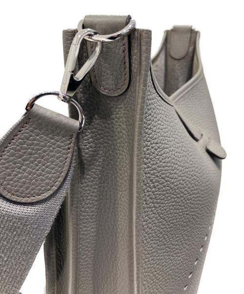 HERMES（エルメス）HERMES (エルメス) エブリン Ⅲ PM/Evelyne III PM/トリヨンクレマンス/ノワール/シルバー金具/X刻印：2016年製/メッセンジャーバッグ/ショルダーバッグ/メッセンジャーバッグ/エブリンPM エタン サイズ:PMの古着・服飾アイテム