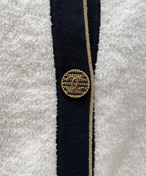 CHANEL（シャネル）CHANEL (シャネル) P60 ココボタンパイルジャケット ホワイト サイズ:42の古着・服飾アイテム