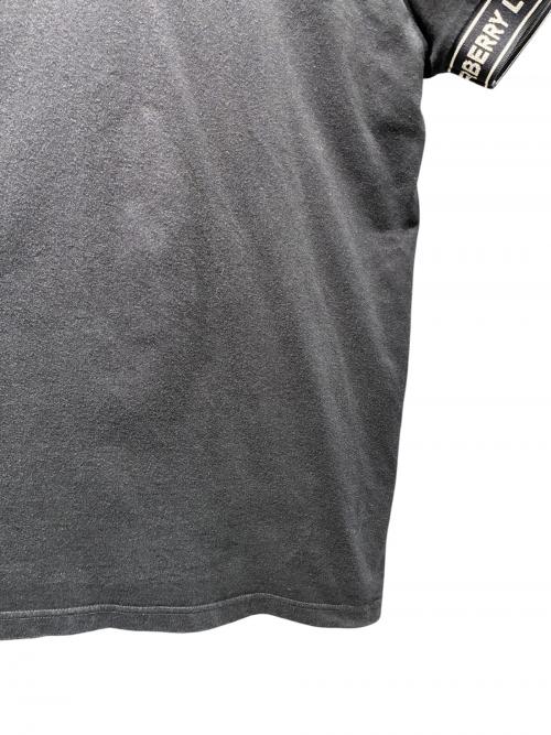 BURBERRY（バーバリー）BURBERRY (バーバリー) SIREN TAPED SLEEVE TEE ブラック サイズ:XLの古着・服飾アイテム