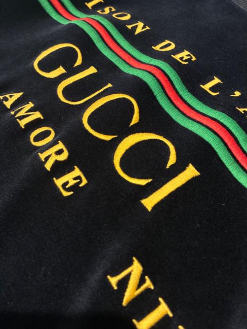GUCCI（グッチ）GUCCI (グッチ) ベロアカットソー/596384 XJBTC ブラック サイズ:XSの古着・服飾アイテム