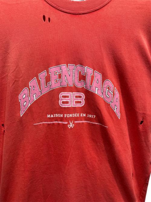 BALENCIAGA（バレンシアガ）BALENCIAGA (バレンシアガ) ダメージ加工カレッジロゴTシャツ レッド サイズ:Sの古着・服飾アイテム