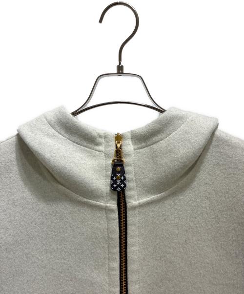 LOUIS VUITTON（ルイ ヴィトン）LOUIS VUITTON (ルイ ヴィトン) Reversible Mahina Monogram PonchoリバーシブルマヒナモノグラムポンチョRW231W R90 FOCO05 グレー サイズ:FREEの古着・服飾アイテム
