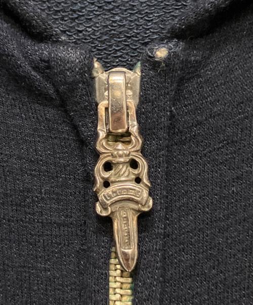 CHROME HEARTS（クロムハーツ）CHROME HEARTS (クロムハーツ) グラフィックダガージップパーカー ネイビー サイズ:Mの古着・服飾アイテム