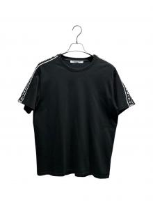 GIVENCHY（ジバンシィ）の古着「スリーブロゴTシャツ/bm70jk308v」｜ブラック