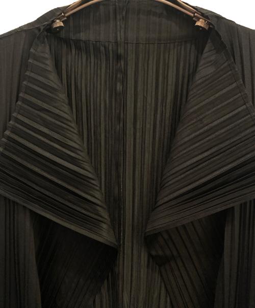 PLEATS PLEASE（プリーツプリーズ）PLEATS PLEASE (プリーツプリーズ) ノースリーブプリーツカーディガン ブラック サイズ:4の古着・服飾アイテム