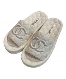 CHANEL（シャネル）の古着「ココマーク マトラッセ ミュール サンダル」｜ホワイト