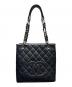 CHANEL（シャネル）の古着「PSTキャビアスキンチェーントートバッグ」｜ブラック