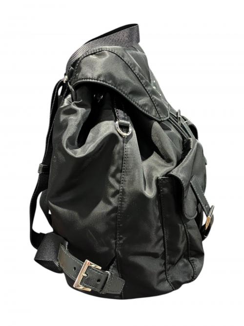 PRADA（プラダ）PRADA (プラダ) Re-Nylon バックパック　ミディアム/1BZ811 ブラック サイズ:ミディアム/mediumの古着・服飾アイテム