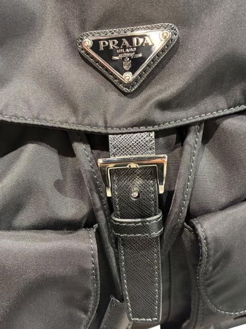 PRADA（プラダ）PRADA (プラダ) Re-Nylon バックパック　ミディアム/1BZ811 ブラック サイズ:ミディアム/mediumの古着・服飾アイテム