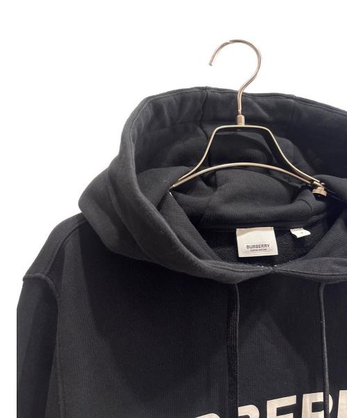 BURBERRY（バーバリー）BURBERRY (バーバリー) ポルタープリント ロゴ プルオーバーフーディー ブラック サイズ:Ｍの古着・服飾アイテム