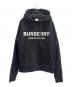 BURBERRY（バーバリー）の古着「ポルタープリント ロゴ プルオーバーフーディー」｜ブラック