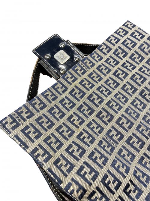 FENDI（フェンディ）FENDI (フェンディ) ズッキーノハンドバッグ ベージュの古着・服飾アイテム