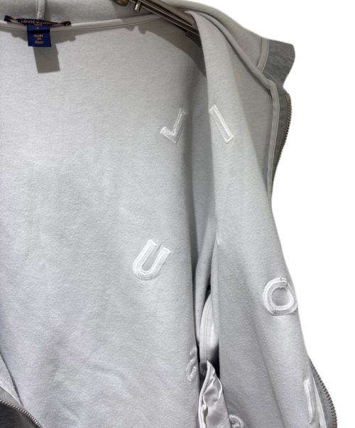 LOUIS VUITTON（ルイ ヴィトン）LOUIS VUITTON (ルイ ヴィトン) レターエンブロイダリー ジップアップパーカー/FFST04FED ライトグレー サイズ:Lの古着・服飾アイテム
