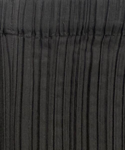ISSEY MIYAKE（イッセイミヤケ）ISSEY MIYAKE (イッセイミヤケ) プリーツ ストレート パンツ ブラック サイズ:Mの古着・服飾アイテム
