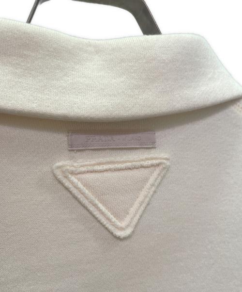 PRADA（プラダ）PRADA (プラダ) ロゴ半袖スウェットポロシャツ アイボリー サイズ:XSの古着・服飾アイテム
