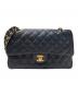 CHANEL（シャネル）の古着「Matelassé 25 Double Flap Chain Shoulder Bag/マトラッセ25 Wフラップチェーンショルダーバッグ」｜ブラック