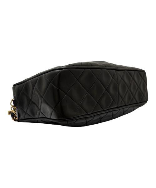 CHANEL（シャネル）CHANEL (シャネル) タッセルチェーンショルダーバッグ ブラックの古着・服飾アイテム
