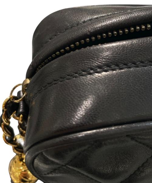 CHANEL（シャネル）CHANEL (シャネル) タッセルチェーンショルダーバッグ ブラックの古着・服飾アイテム