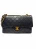 CHANEL（シャネル）の古着「Wフラップマトラッセ25」｜ブラック