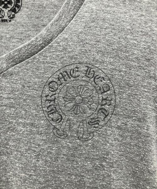 CHROME HEARTS（クロムハーツ）CHROME HEARTS (クロムハーツ) VネックTシャツ グレー サイズ:Mの古着・服飾アイテム