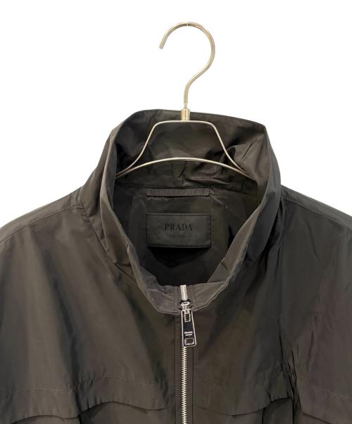 PRADA（プラダ）PRADA (プラダ) ロゴプレートブルゾン ブラック サイズ:56の古着・服飾アイテム