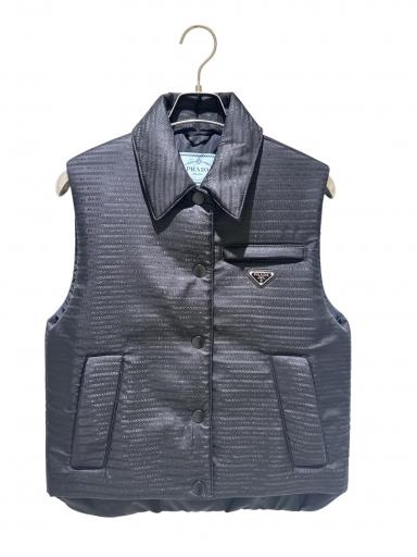 新品未使用　PRADAプラダ SGC499 三角プレートマルチポケットベスト 中古・古着通販】PRADA (プラダ) Triangle Logo Vest/トライアングル