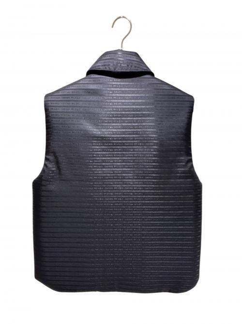 PRADA（プラダ）PRADA (プラダ) Triangle Logo Vest/トライアングルロゴプレートベスト/291998 ブラック サイズ:36の古着・服飾アイテム