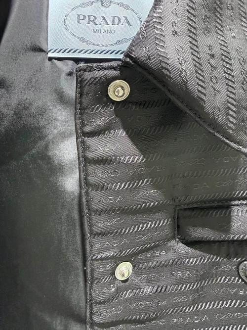 PRADA（プラダ）PRADA (プラダ) Triangle Logo Vest/トライアングルロゴプレートベスト/291998 ブラック サイズ:36の古着・服飾アイテム