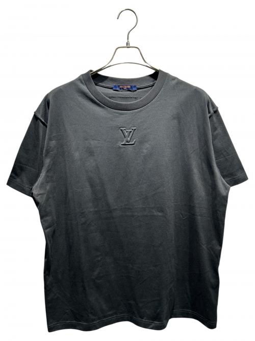 LOUIS VUITTON（ルイ ヴィトン）LOUIS VUITTON (ルイ ヴィトン) エンボスLVロゴTシャツ/RM232Q DT3 HNY55W ブラック サイズ:Lの古着・服飾アイテム