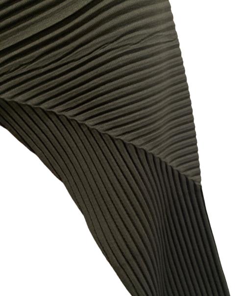 HOMME PLISSE ISSEY MIYAKE（オム プリッセ イッセイ ミヤケ）HOMME PLISSE ISSEY MIYAKE (オム プリッセ イッセイ ミヤケ) ハイネックプリーツカットソー グレー サイズ:2の古着・服飾アイテム