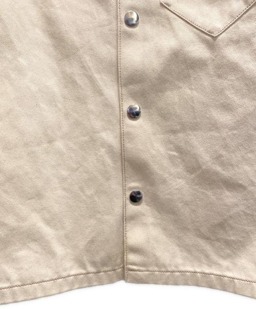 PRADA（プラダ）PRADA (プラダ) オーバーサイズ三角プレートデニムシャツ アイボリー サイズ:Ｓの古着・服飾アイテム